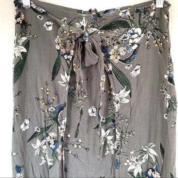 Cleobella gray floral wrap midi skirt size s - Picture 2 of 7